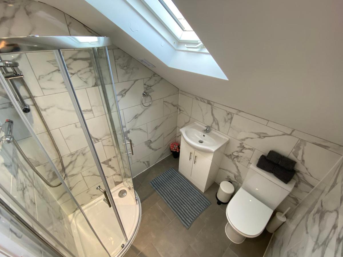 Stunning 1 Bedroom Flat In Wood Green Londres Exterior foto