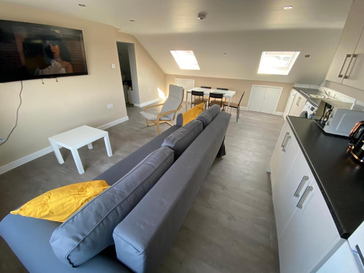 Stunning 1 Bedroom Flat In Wood Green Londres Exterior foto