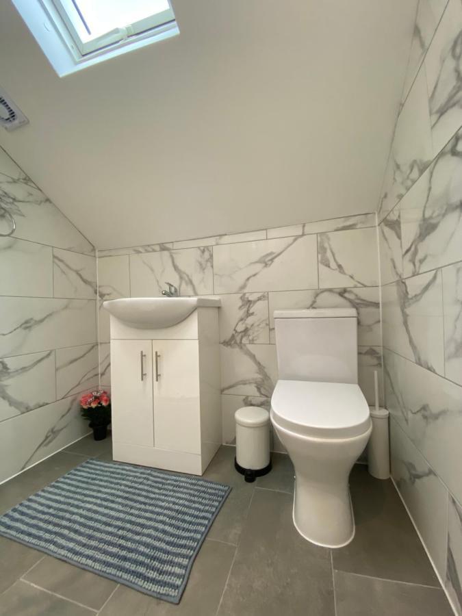 Stunning 1 Bedroom Flat In Wood Green Londres Exterior foto