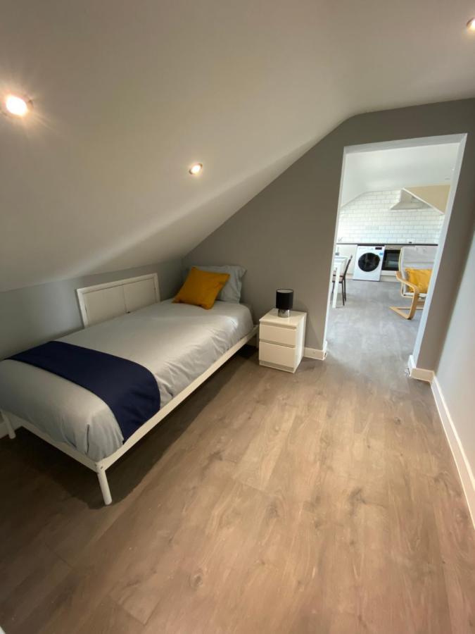 Stunning 1 Bedroom Flat In Wood Green Londres Exterior foto